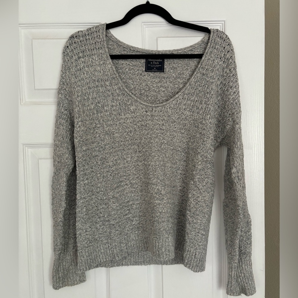 Abercrombie & Fitch Gray Sweater